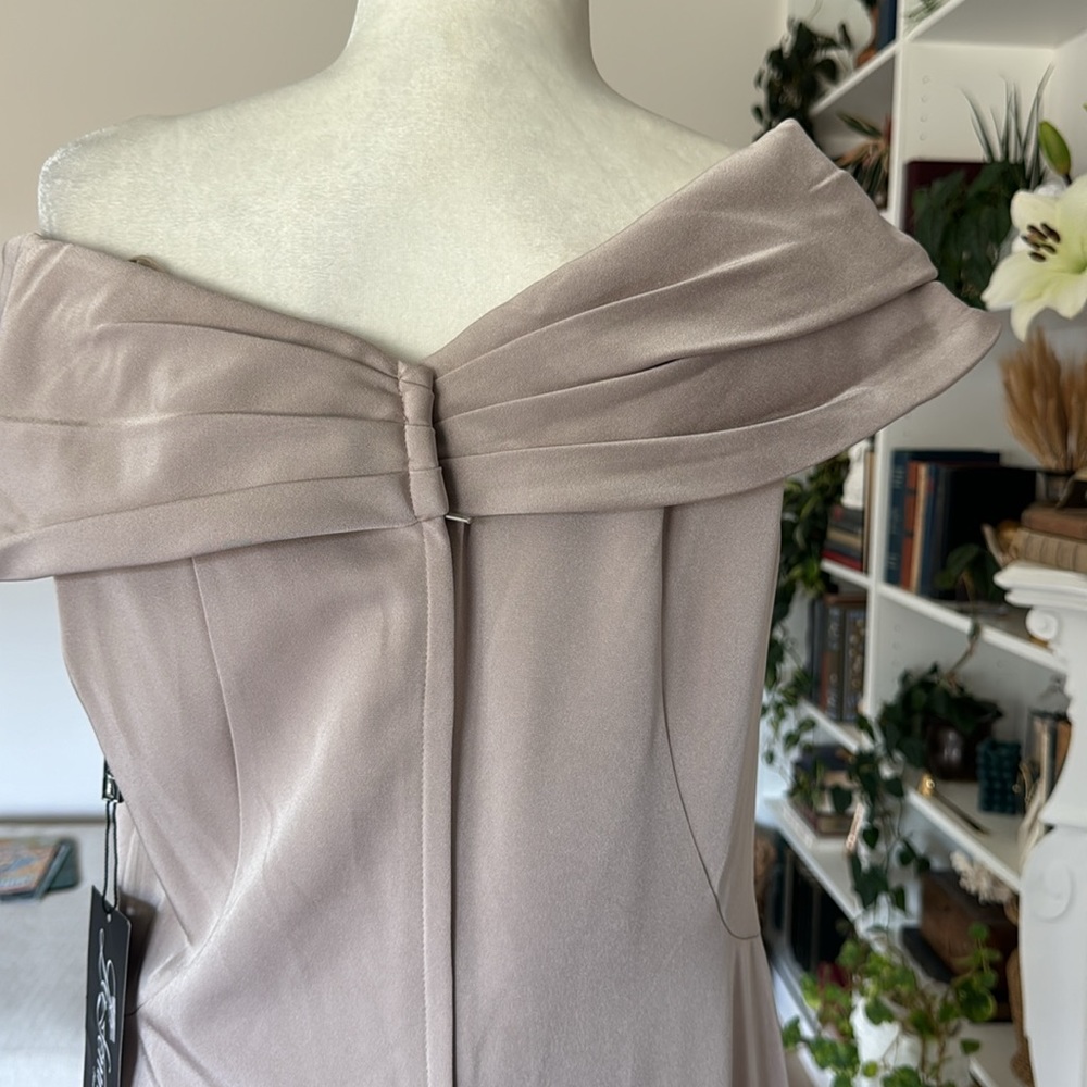 La Femme 29537 Fitted Off Shoulder Evening Dress - Picture 8 of 9